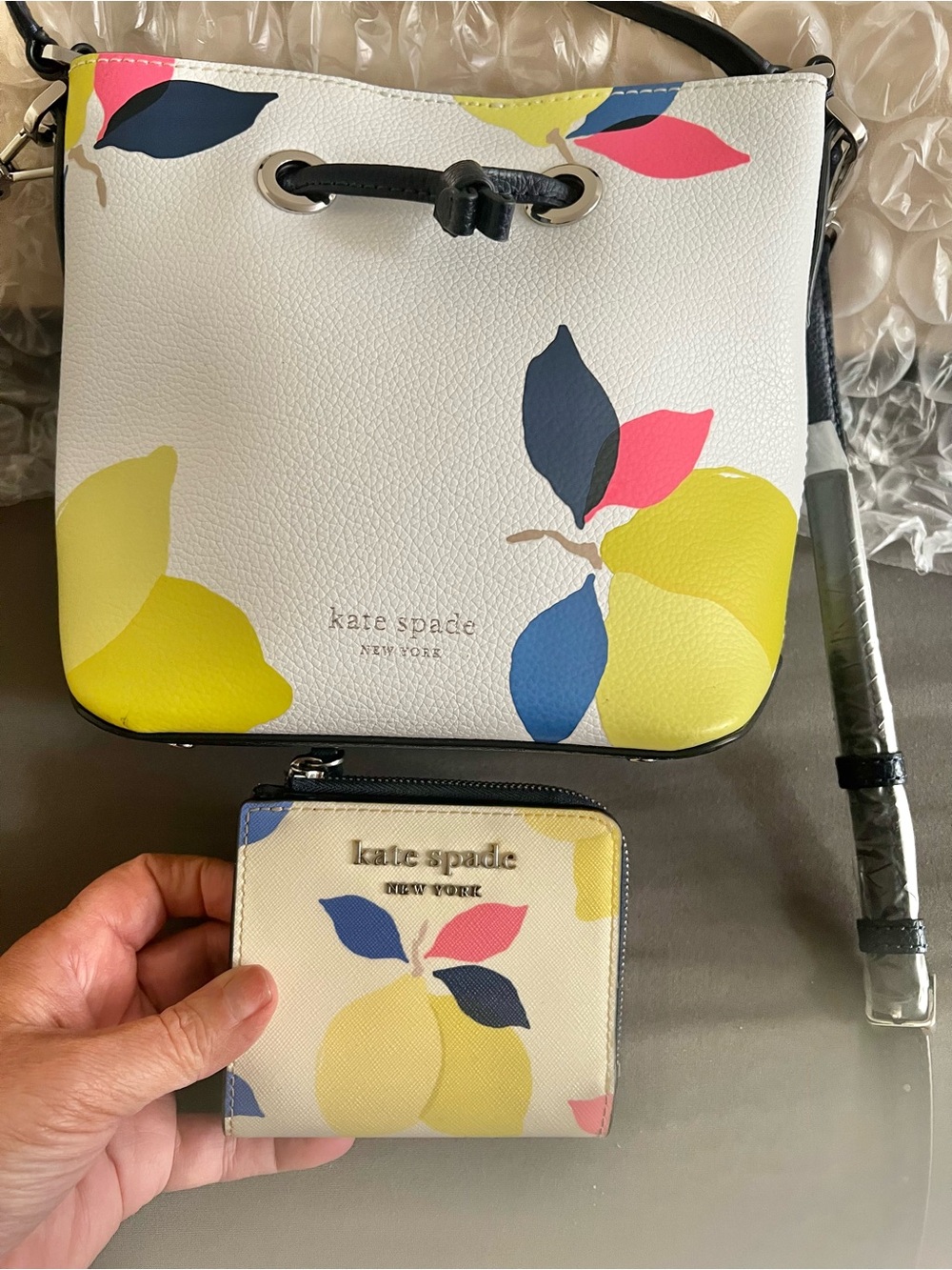 Kate Spade NWOT Eva Lemon Zest Small Bucket Crossbody & matching wallet